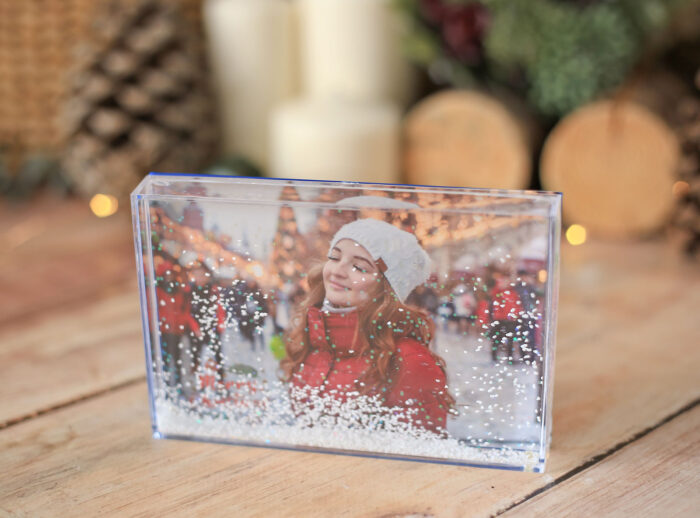 Bloque de metacrilato relleno con nieve