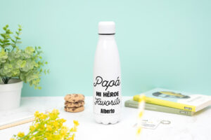 Botella térmica personalizada para papá con la frase “Papá, mi héroe favorito” y su nombre.
