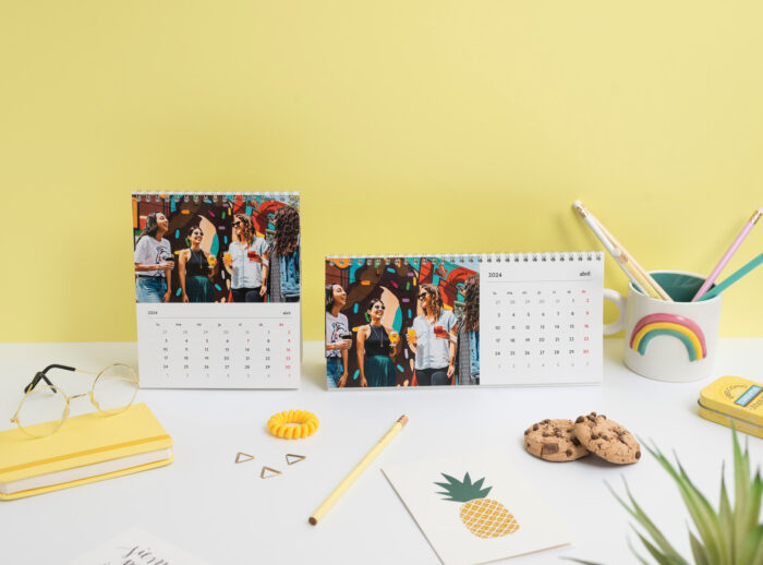 Calendario de mesa clásico disponible en formato horizontal y vertical