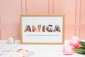 Lámina personalizada con la palabra "AMIGA", cada letra formada por fotos. Con marco de madera natural (opcional).