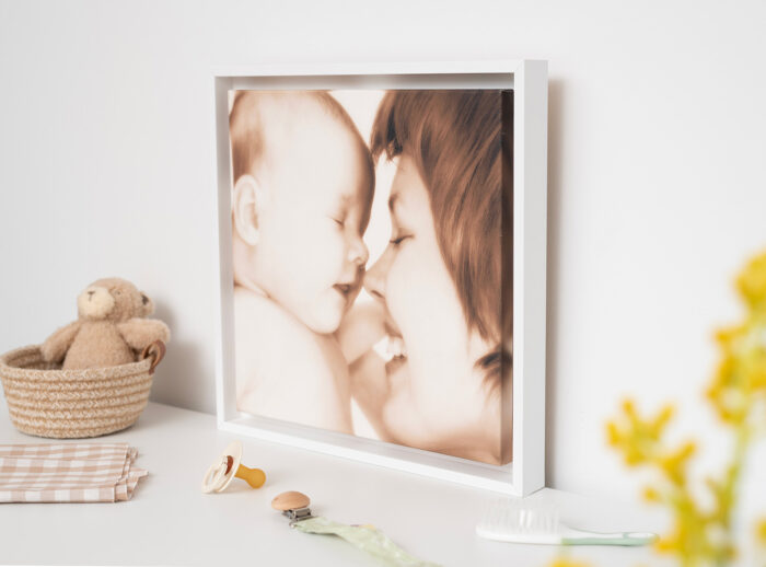 Lienzo enmarcado 30x30 cm. Lienzo enmarcado con moldura blanca tamaño 30x30 cm.