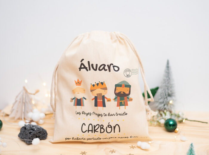 Saco de carbón personalizado. Un regalo de los Reyes Magos para niños travieros