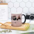 Taza en color negro que al verter un líquido caliente en el interior... ¡Sorpresa! el color negro desaparece gradualmente y deja ver tu foto favorita.