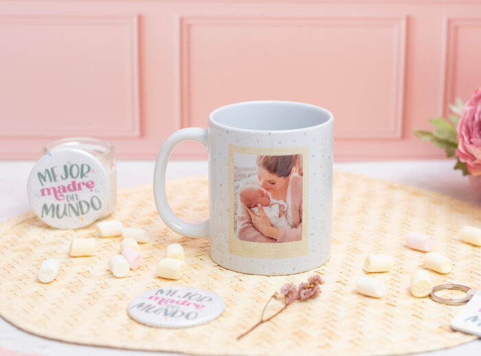 Taza Mejor madre del mundo 1 Taza de cerámica con interior blanco, personalizada con la frase "Mejor madre del mundo" y una foto.