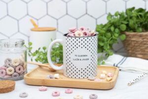 Taza personalizada con mensaje "Taza del mejor papá". Personalización con el nombre que elijas disponible.