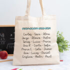 Tote bag personalizada para profesores con curso y nombres de los niños en el reverso